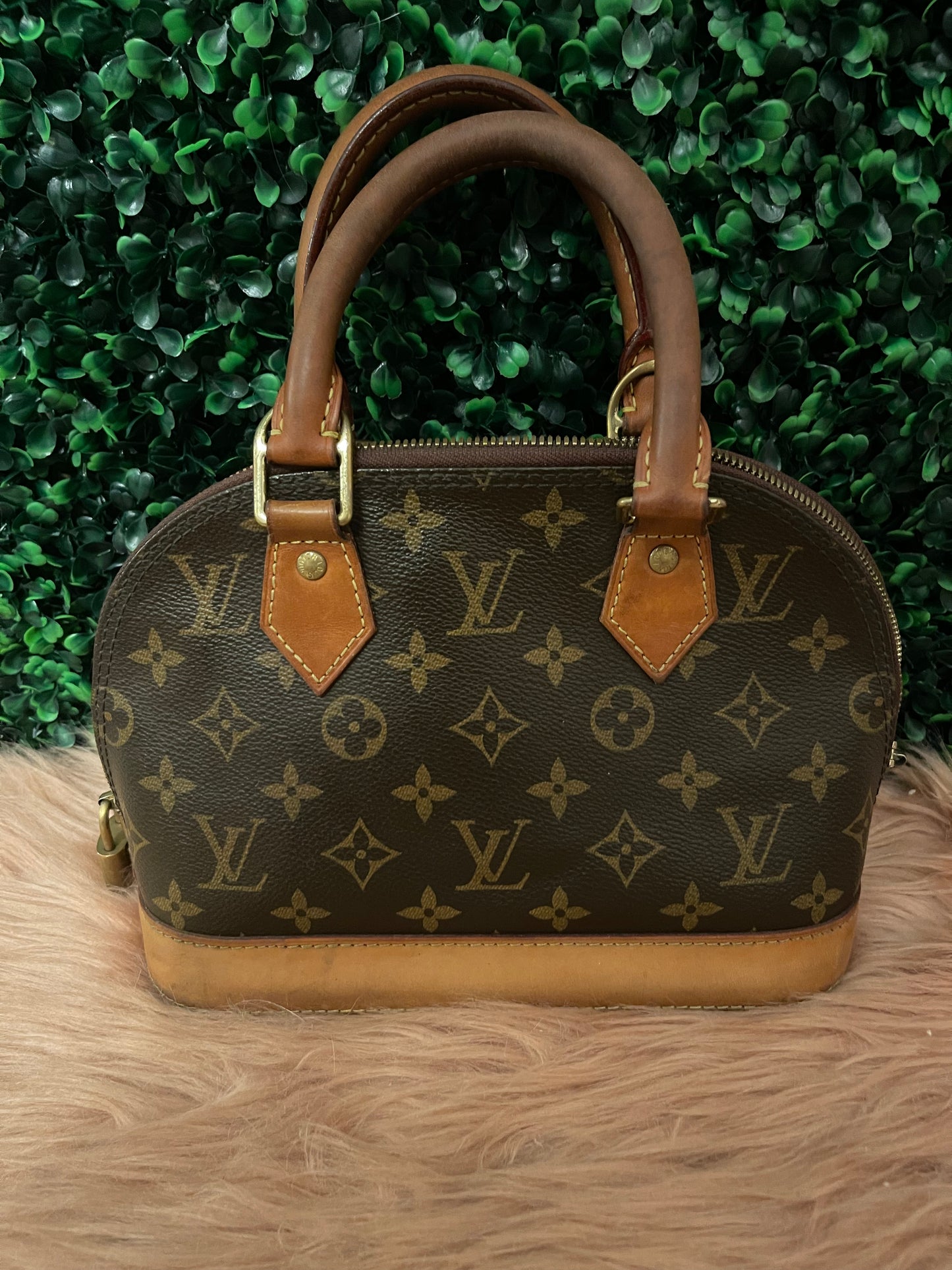 Louis Vuitton Monogram Alma BB