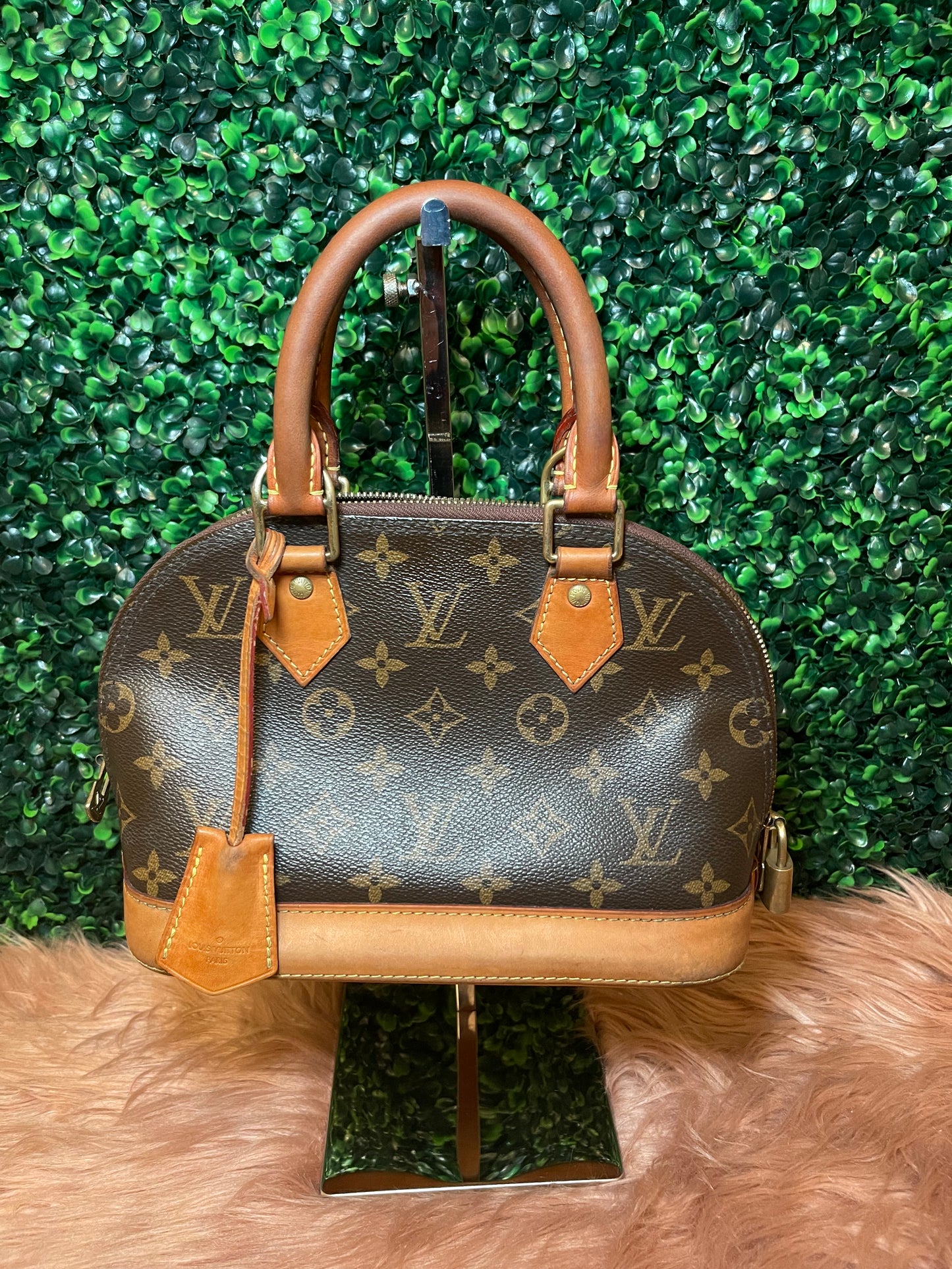 Louis Vuitton Monogram Alma BB