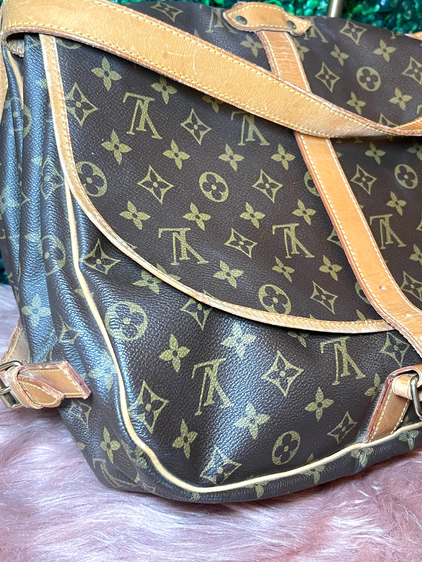 Louis Vuitton Monogram Saumur 35