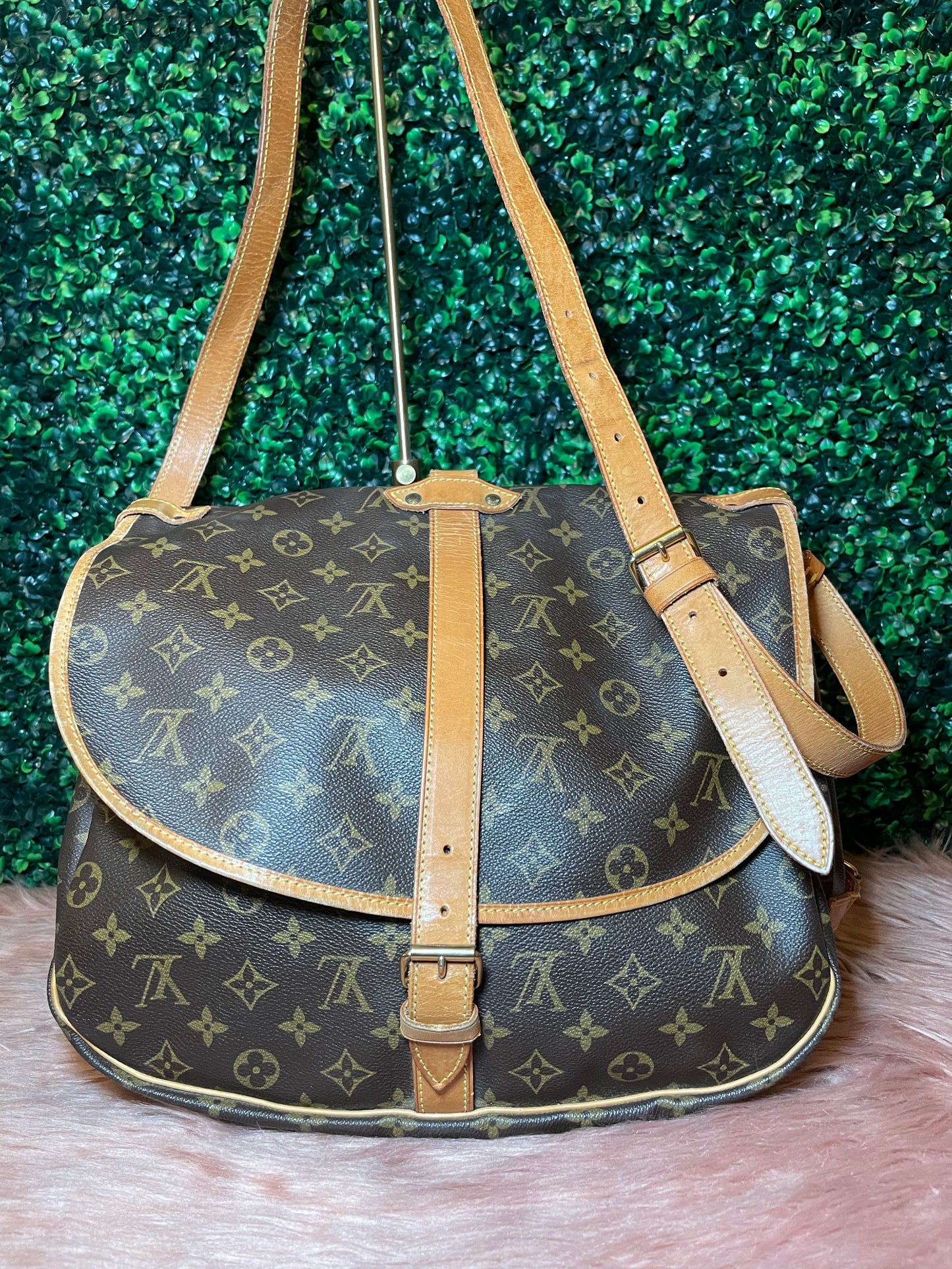 Louis Vuitton Monogram Saumur 35